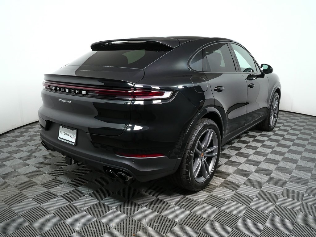 2026 Porsche Cayenne Base Image 7 of 40
