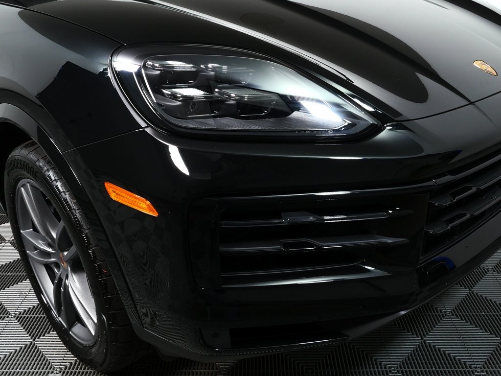 2026 Porsche Cayenne Base Image 40 of 40