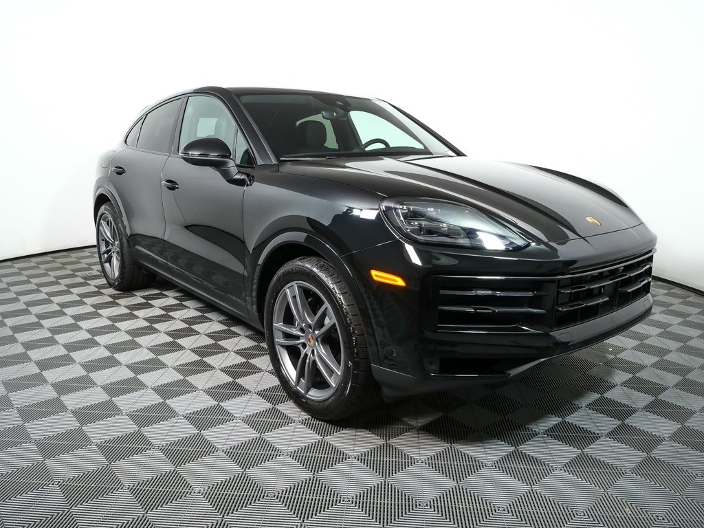 2026 Porsche Cayenne Base Image 5 of 40