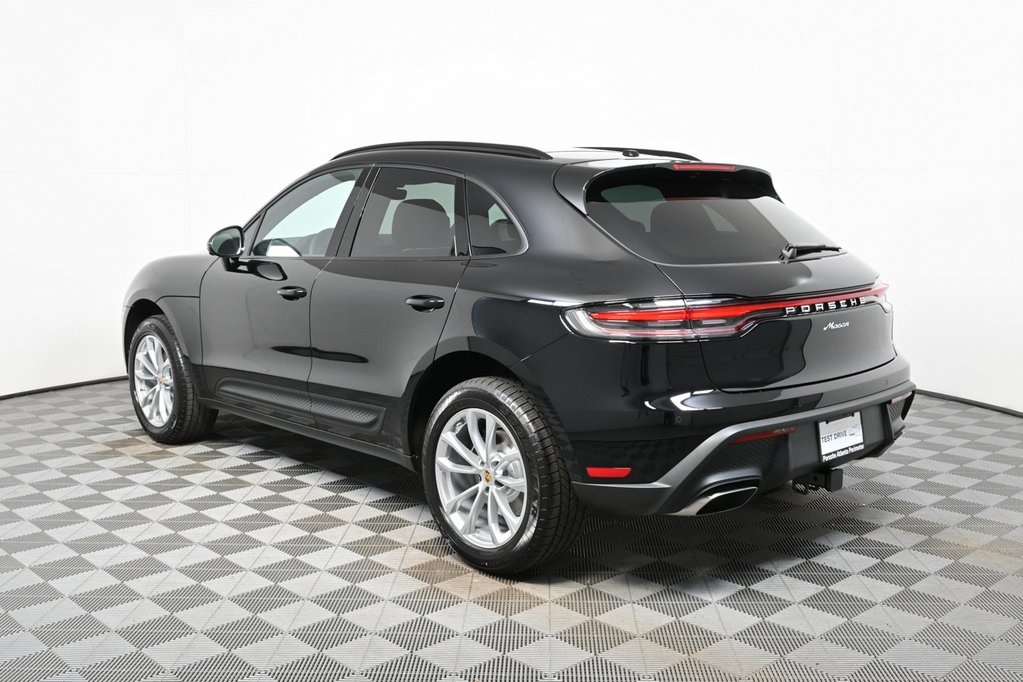 2026 Porsche Macan Base Image 9 of 36