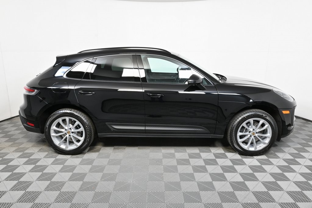 2026 Porsche Macan Base Image 6 of 36