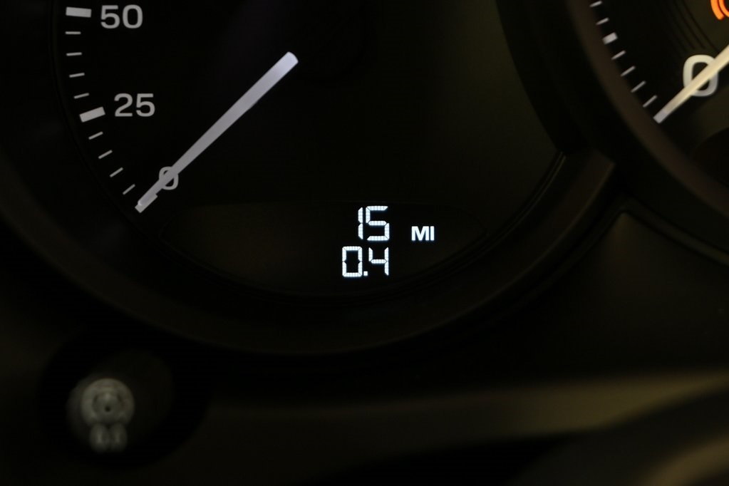 2026 Porsche Macan Base Image 26 of 36