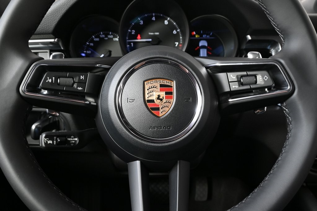 2026 Porsche Macan Base Image 24 of 36