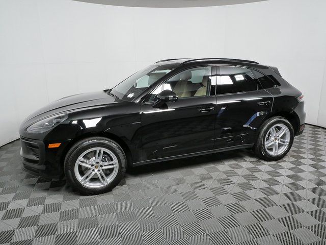 2026 Porsche Macan Image 2 of 39