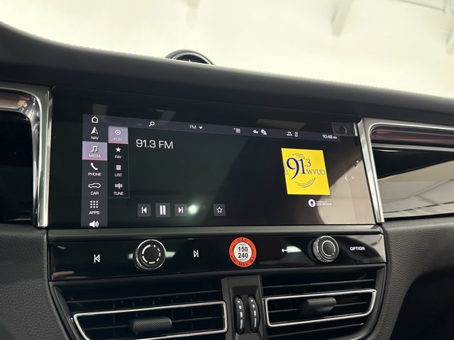 2026 Porsche Macan Base Image 35 of 61