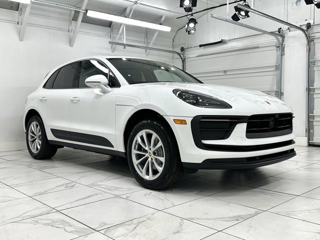 2026 Porsche Macan Base Image 6 of 61
