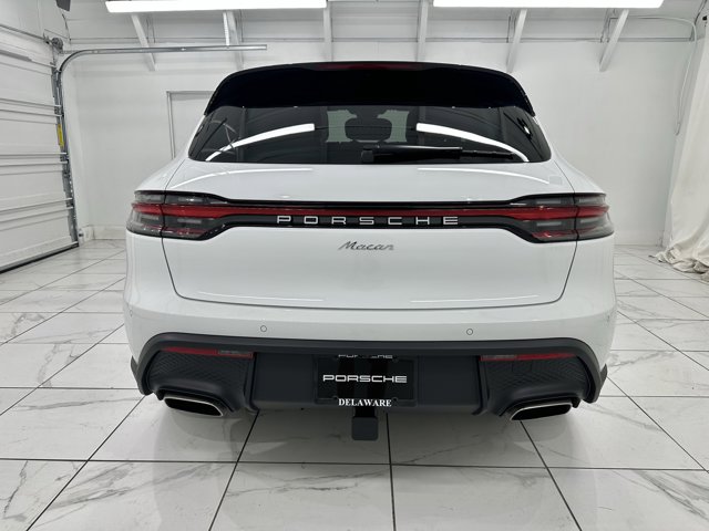 2026 Porsche Macan Base Image 9 of 61