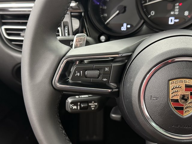 2026 Porsche Macan Base Image 28 of 61