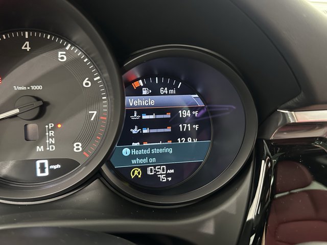 2026 Porsche Macan Base Image 30 of 61