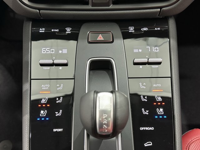 2026 Porsche Macan Base Image 37 of 61