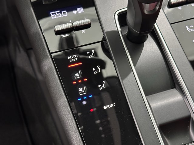 2026 Porsche Macan Base Image 36 of 61