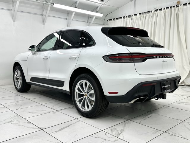 2026 Porsche Macan Base Image 11 of 61