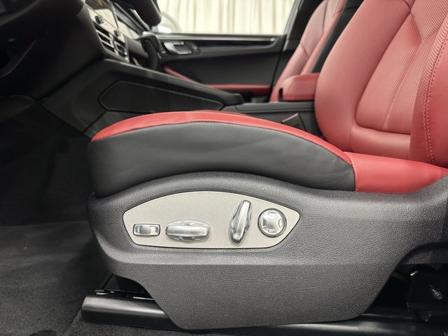 2026 Porsche Macan Base Image 45 of 61