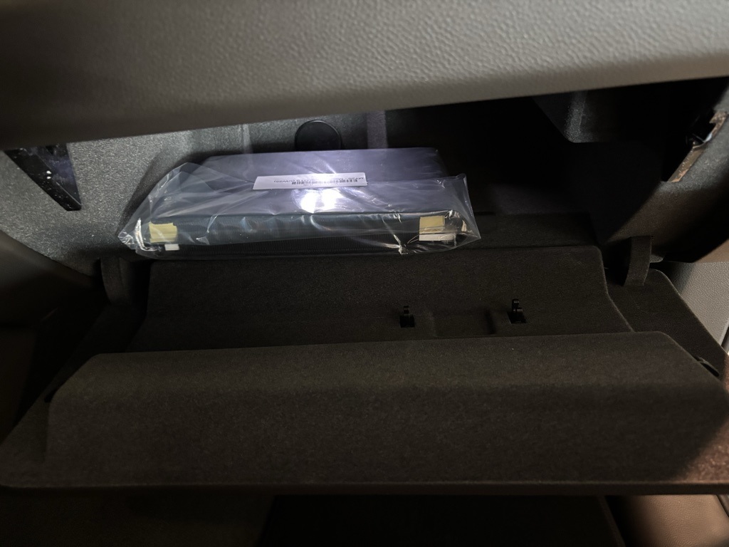 2026 Porsche Macan Base Image 14 of 37