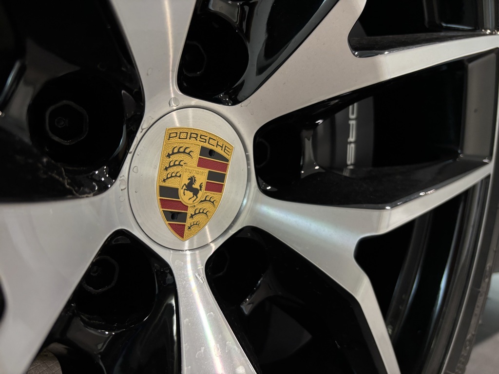 2026 Porsche Macan Base Image 35 of 37