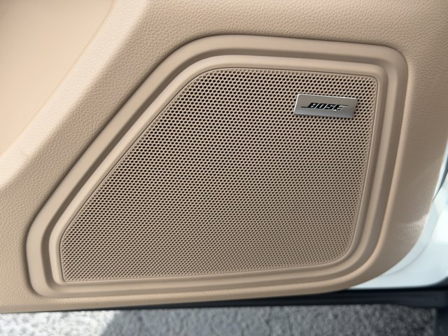 2026 Porsche Macan Base Image 33 of 39