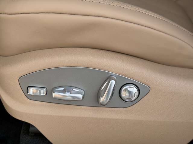 2026 Porsche Macan Base Image 26 of 39