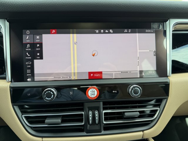 2026 Porsche Macan Base Image 21 of 39