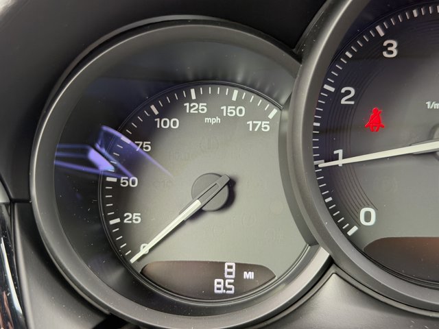 2026 Porsche Macan Base Image 18 of 39