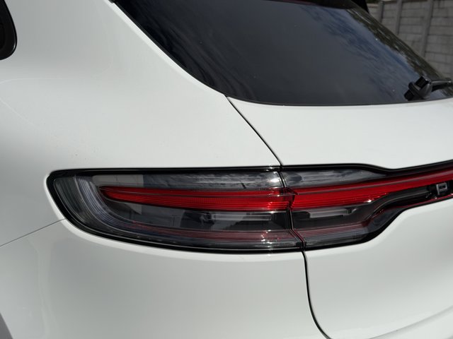 2026 Porsche Macan Base Image 37 of 39