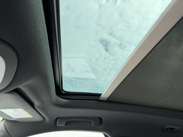 2026 Porsche Macan Base Image 39 of 39