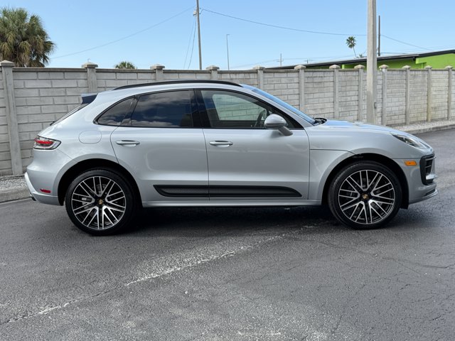 2026 Porsche Macan Base Image 4 of 38