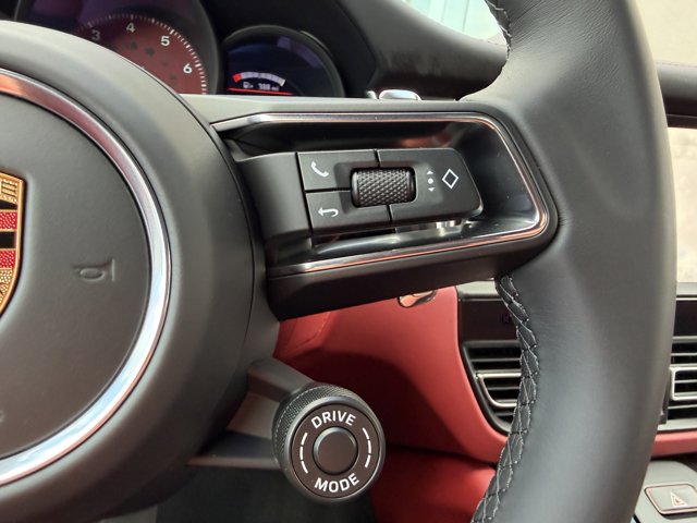 2026 Porsche Macan Base Image 38 of 38