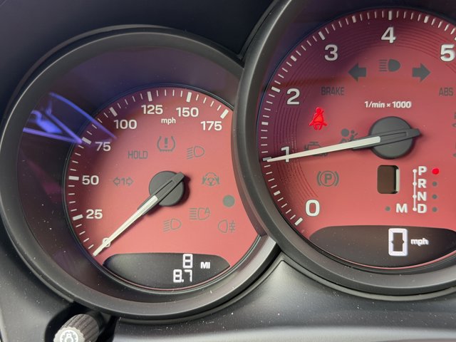 2026 Porsche Macan Base Image 18 of 38