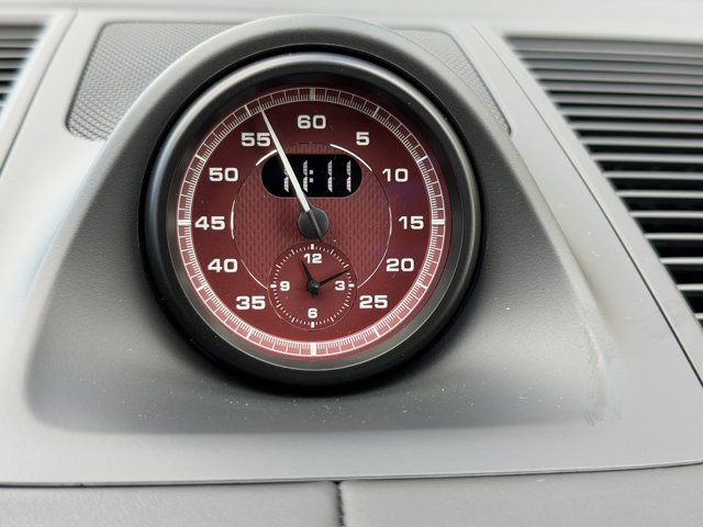 2026 Porsche Macan Base Image 19 of 38