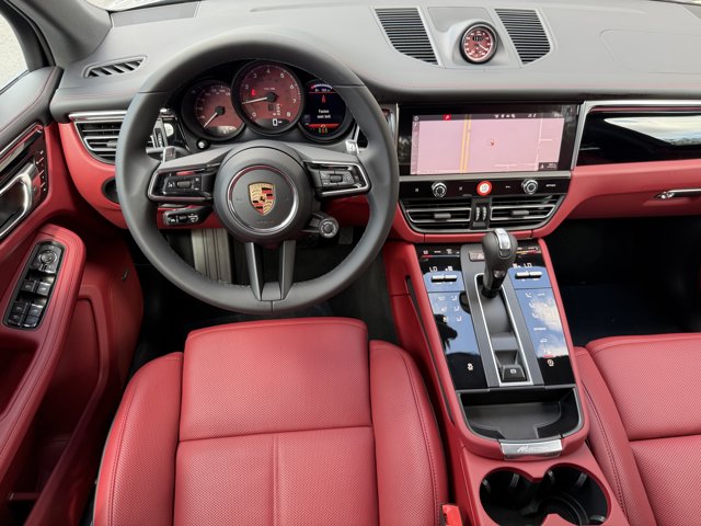 2026 Porsche Macan Base Image 12 of 38