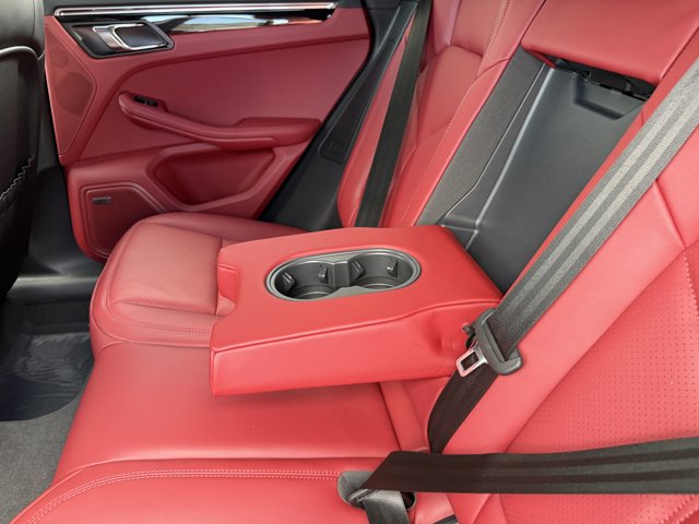 2026 Porsche Macan Base Image 37 of 38