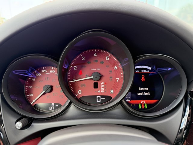 2026 Porsche Macan Base Image 17 of 38