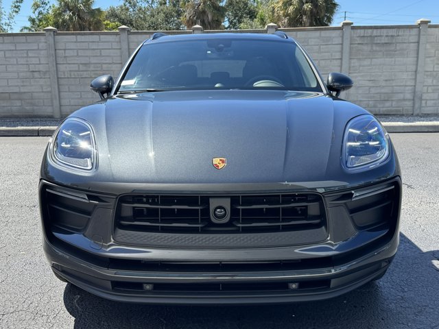 2026 Porsche Macan Base Image 2 of 36
