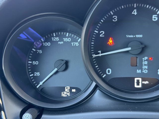 2026 Porsche Macan Base Image 18 of 36