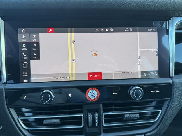 2026 Porsche Macan Base Image 20 of 36