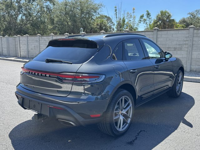 2026 Porsche Macan Base Image 5 of 36