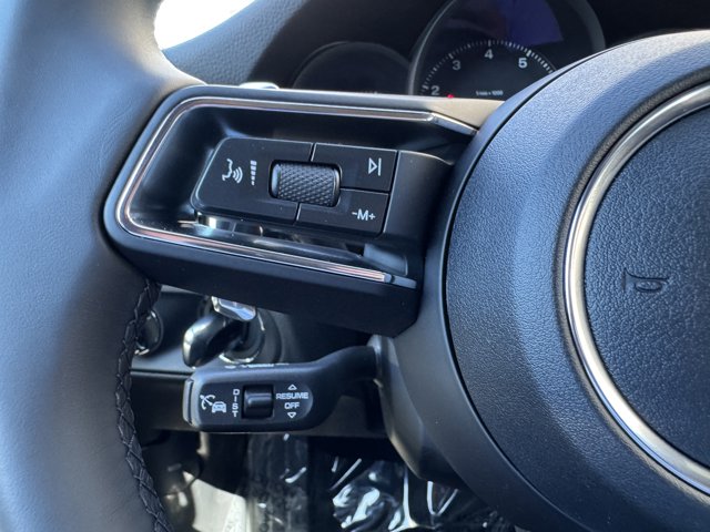 2026 Porsche Macan Base Image 34 of 36