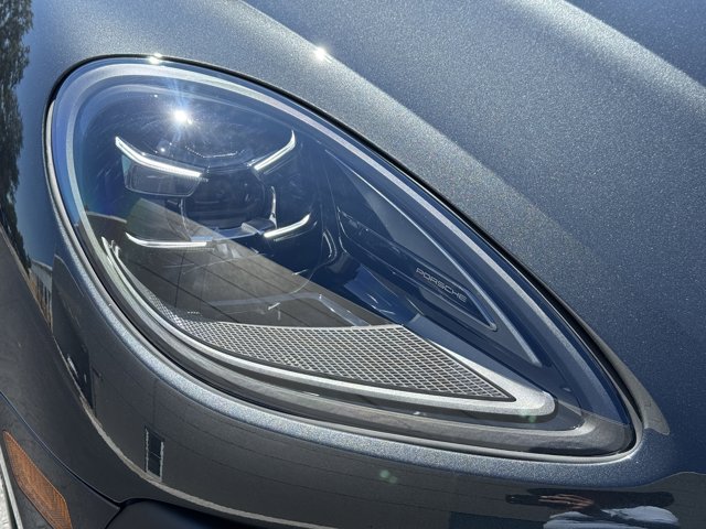 2026 Porsche Macan Base Image 32 of 36