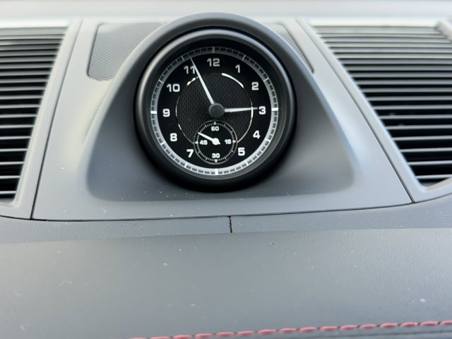 2026 Porsche Macan Base Image 32 of 39