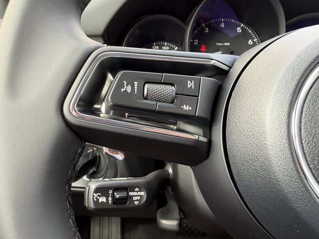 2026 Porsche Macan Base Image 29 of 39