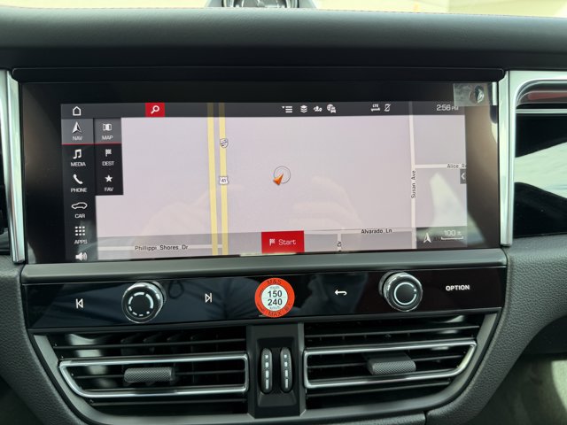 2026 Porsche Macan Base Image 18 of 39