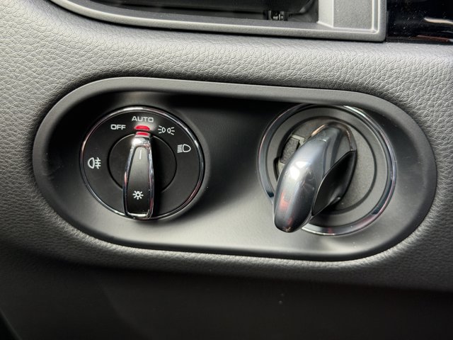 2026 Porsche Macan Base Image 38 of 39