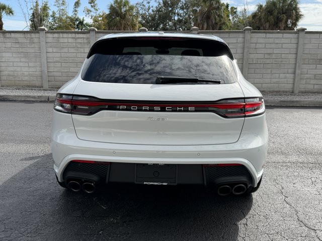 2026 Porsche Macan Base Image 5 of 39