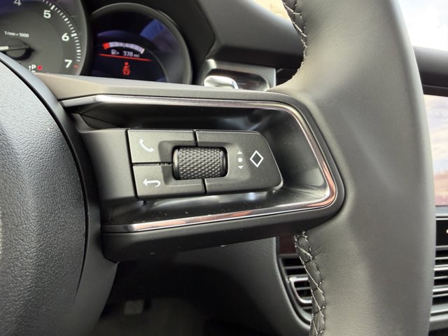 2026 Porsche Macan Base Image 39 of 39