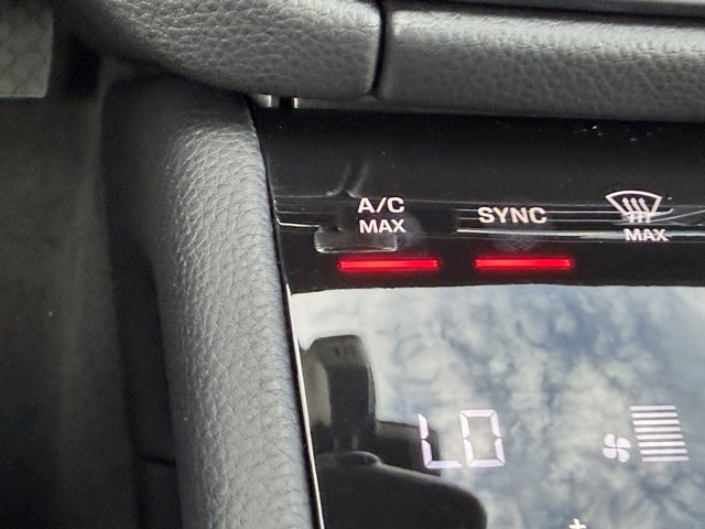 2026 Porsche Macan Base Image 33 of 39