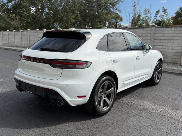 2026 Porsche Macan Base Image 4 of 39