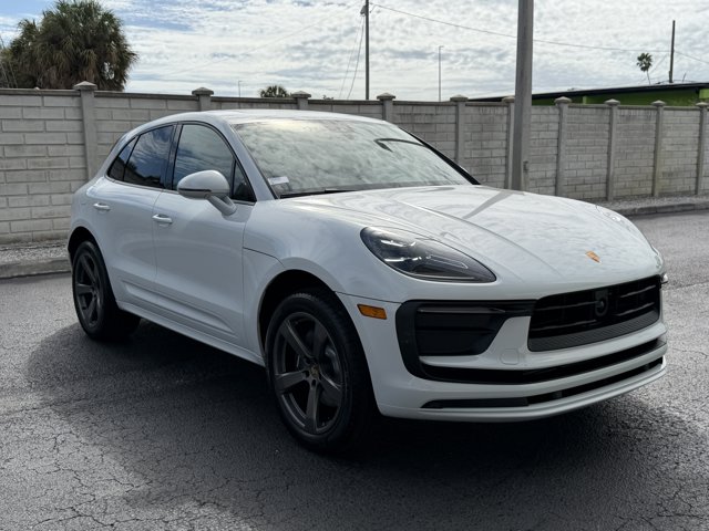 2026 Porsche Macan Base Image 2 of 39