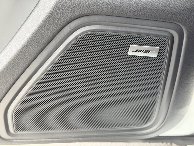 2026 Porsche Macan Base Image 34 of 39