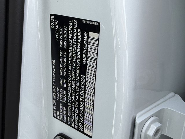 2026 Porsche Macan Base Image 30 of 39