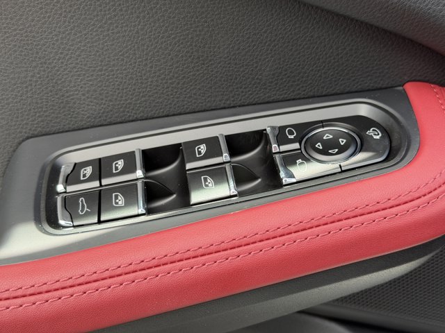 2026 Porsche Macan Base Image 35 of 39